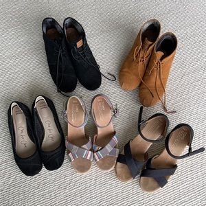 Lot of women’s Tom’s shoes